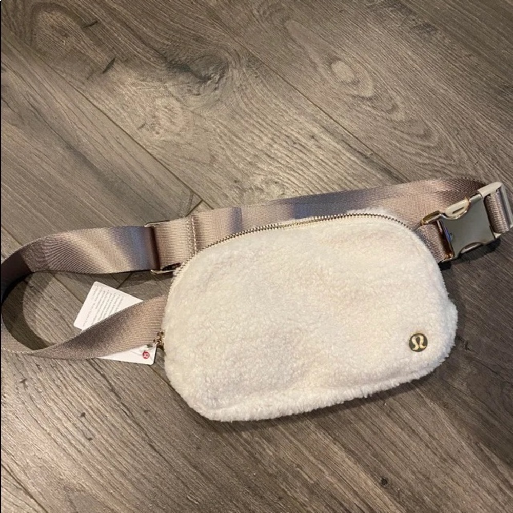 Lululemon Fleece Everywhere Belt Bag in Ivory